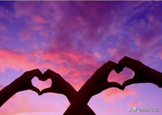 哄女朋友睡觉的小故事爱情_哄女朋友睡觉的小故事爱情超甜